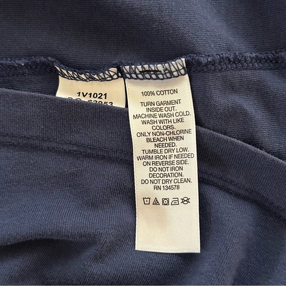 Vineyard Vines Long-Sleeve Whale Shamrock T-Shirt, S - Picture 6 of 6